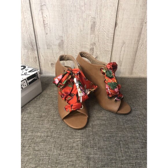 BAMBOO Shoes - Bamboo Crave Shoes Womens Size 8 Brown Tan Red Floral Ribbon Tie Heels Sandals